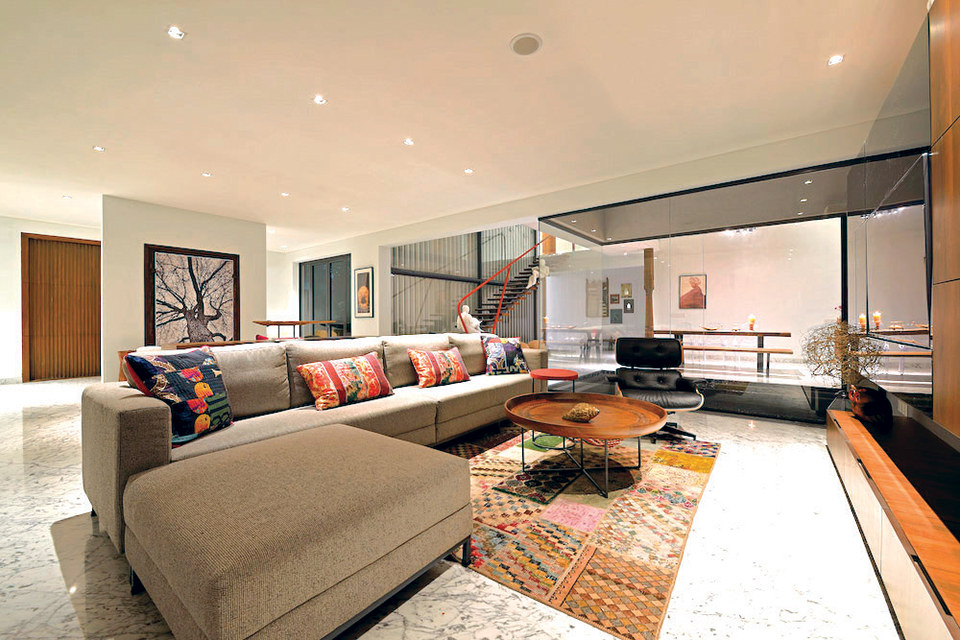 Article_CourtYardhouse_FWD_Life1