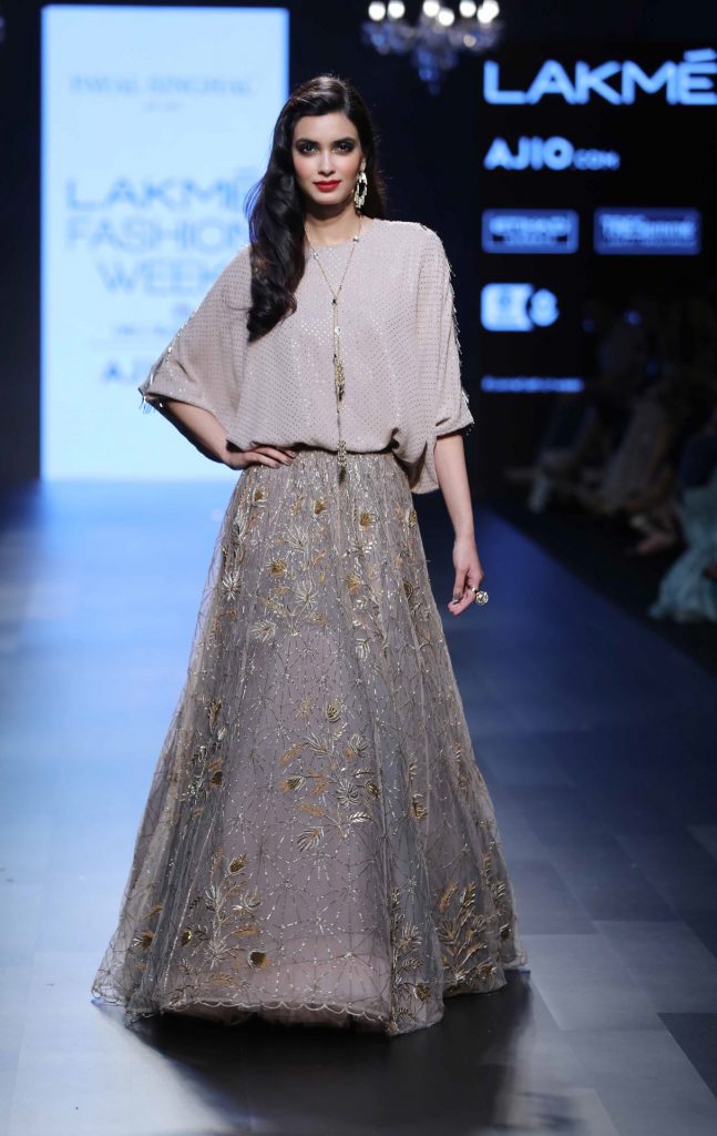 Showstopper Diana Penty for Payal Singhal at LFW SR 17 (23)