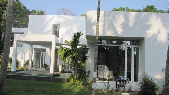 FWD Life 10 Celebrity Homes From Allu Arjun’s Minimilistic Home To Mukesh Ambani’s Extravagant 27 Storied Home (1)