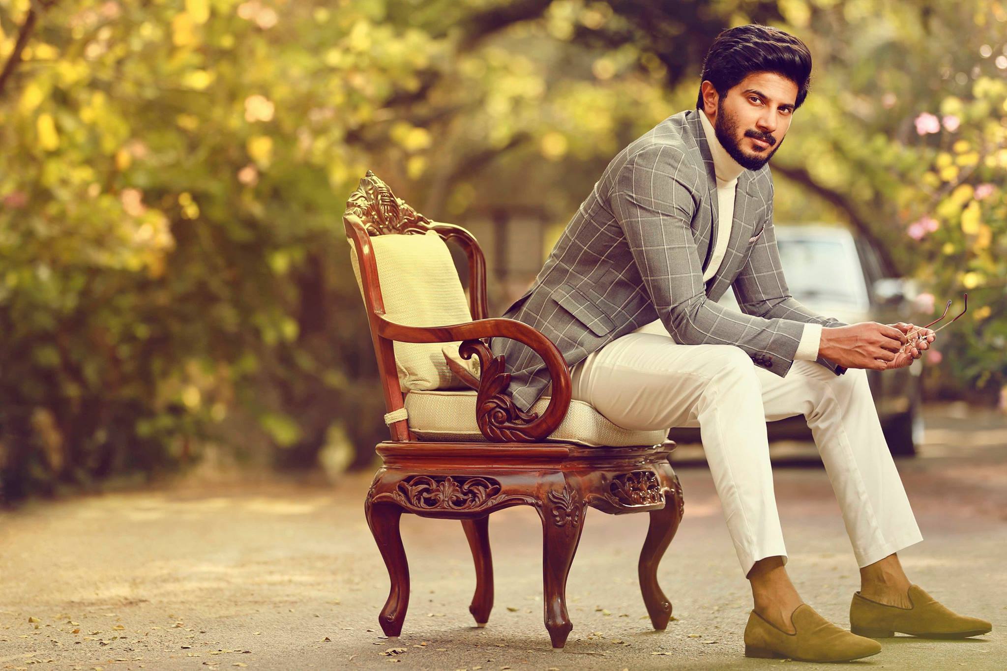 Dulquer Salmaan to debut in Bollywood alongside Irrfan Khan fwd life