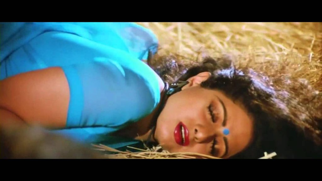Sensual look by Sridevi in the song 'Kaate Nahi Katate Din Ye Raat' from Mr. India