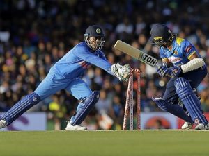 Mahendra Singh Dhoni, Lasith Malinga