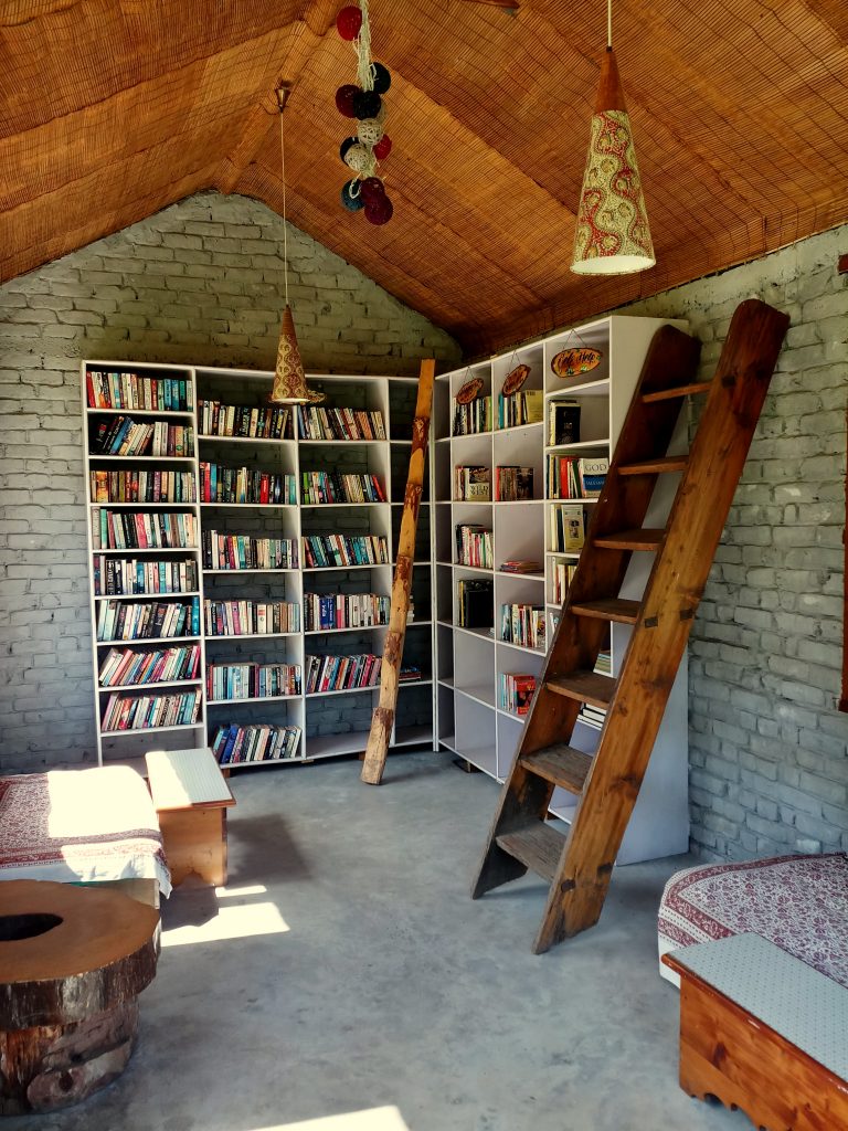 Library at LaRiSa